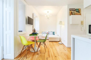 Campo de Ourique Modern Bright Apt with Office